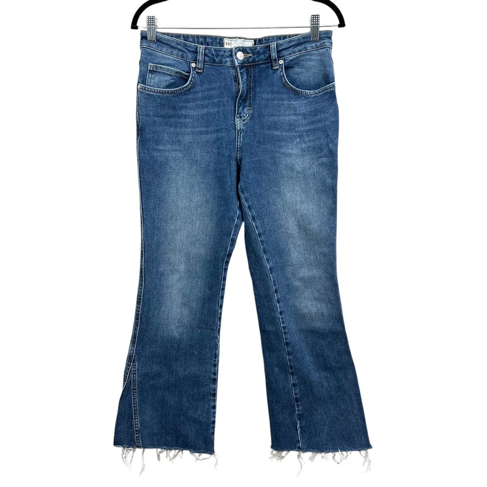 FP Free People Women Denim Jeans Stretch Flare Leg Raw Hem‎ Distressed Blue 29R*